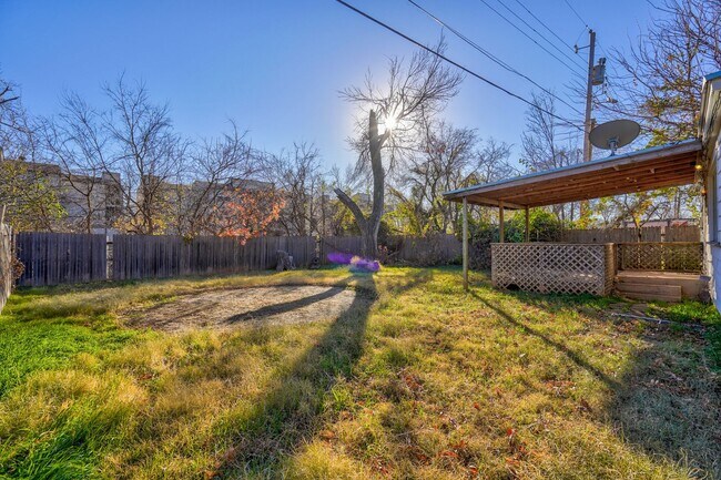 Building Photo - Stylish Home with Covered Deck & Easy I-44...