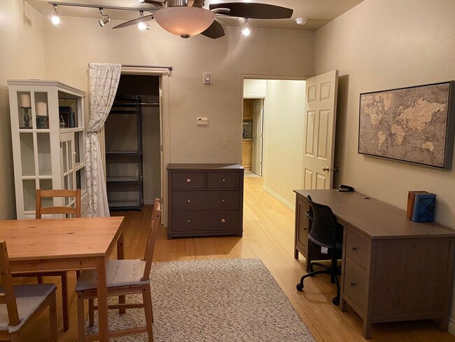 Building Photo - Fully furnished rental in downtown Anchorage