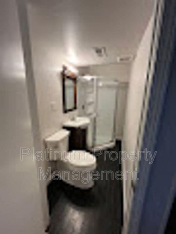 Building Photo - 10500 Worthington Hills Manor