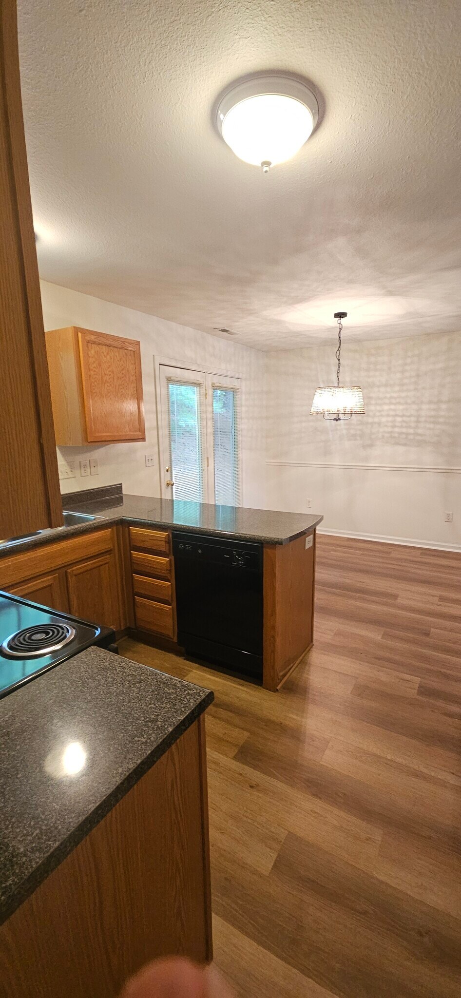 Building Photo - 119 Creekside Dr