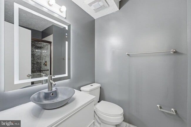 Building Photo - 10703 Campus Way S