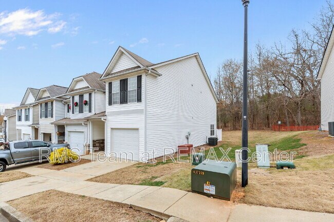 Building Photo - 4932 Vireo Dr