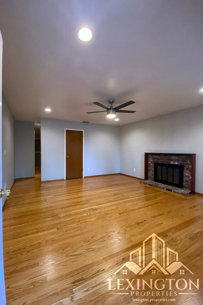 Building Photo - Charming, Orangevale Home with Spacious Yard! – 3BD/2BA