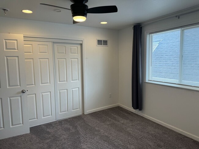 Building Photo - 4 BED, 3 BATH, Fully renovated Single Fami...