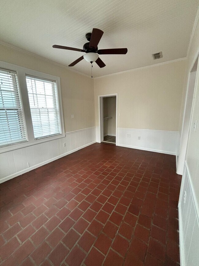 Building Photo - FALL 2026!!! Historic Woodbury Row 4 Bedro...
