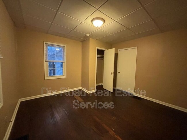 Building Photo - 1520 Lawn Ave