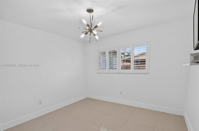 Building Photo - 4865 SW 94th Ave