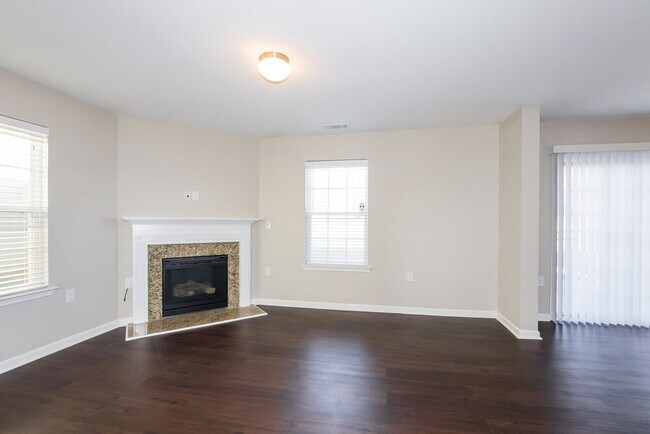 Building Photo - 1742 Eastway Dr