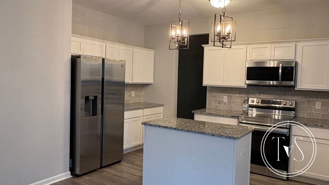 Building Photo - FALL MOVE-IN SPECIAL AND RATE DROP ALERT (...