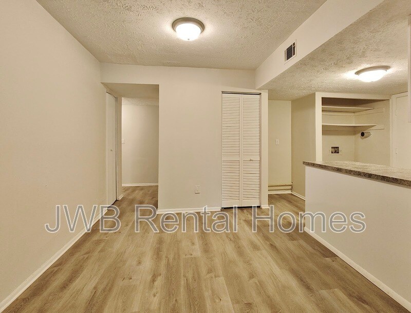 Building Photo - 7201 Arlington Expy