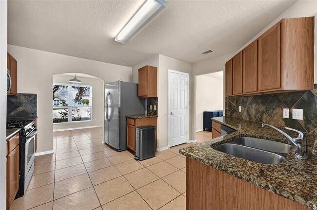 Building Photo - 3007 Apple Dale Dr