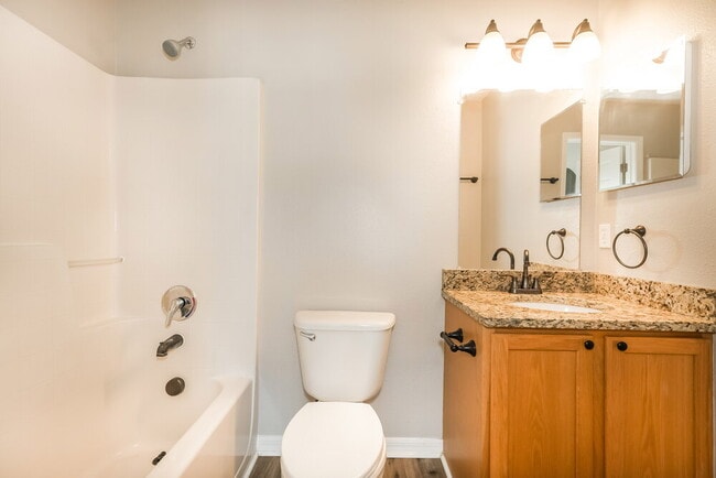 Building Photo - 939 Brenton Leaf Dr