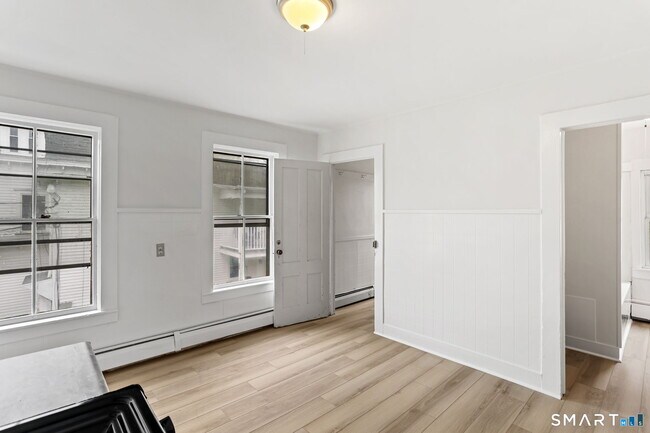 Building Photo - 63 Reynolds St