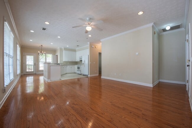 Building Photo - 1613 Over Cup Cir