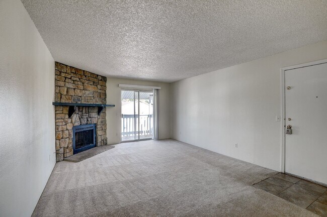 Building Photo - $1,625 - 2 Bed, 2 Bath Condo in Denver wit...