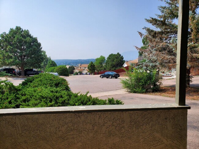 Building Photo - 2 bedroom, 1 bath - Great location!