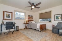 Building Photo - 924 Bellview Ave