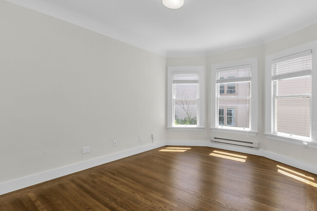 Interior Photo - Oak Shrader Apartments