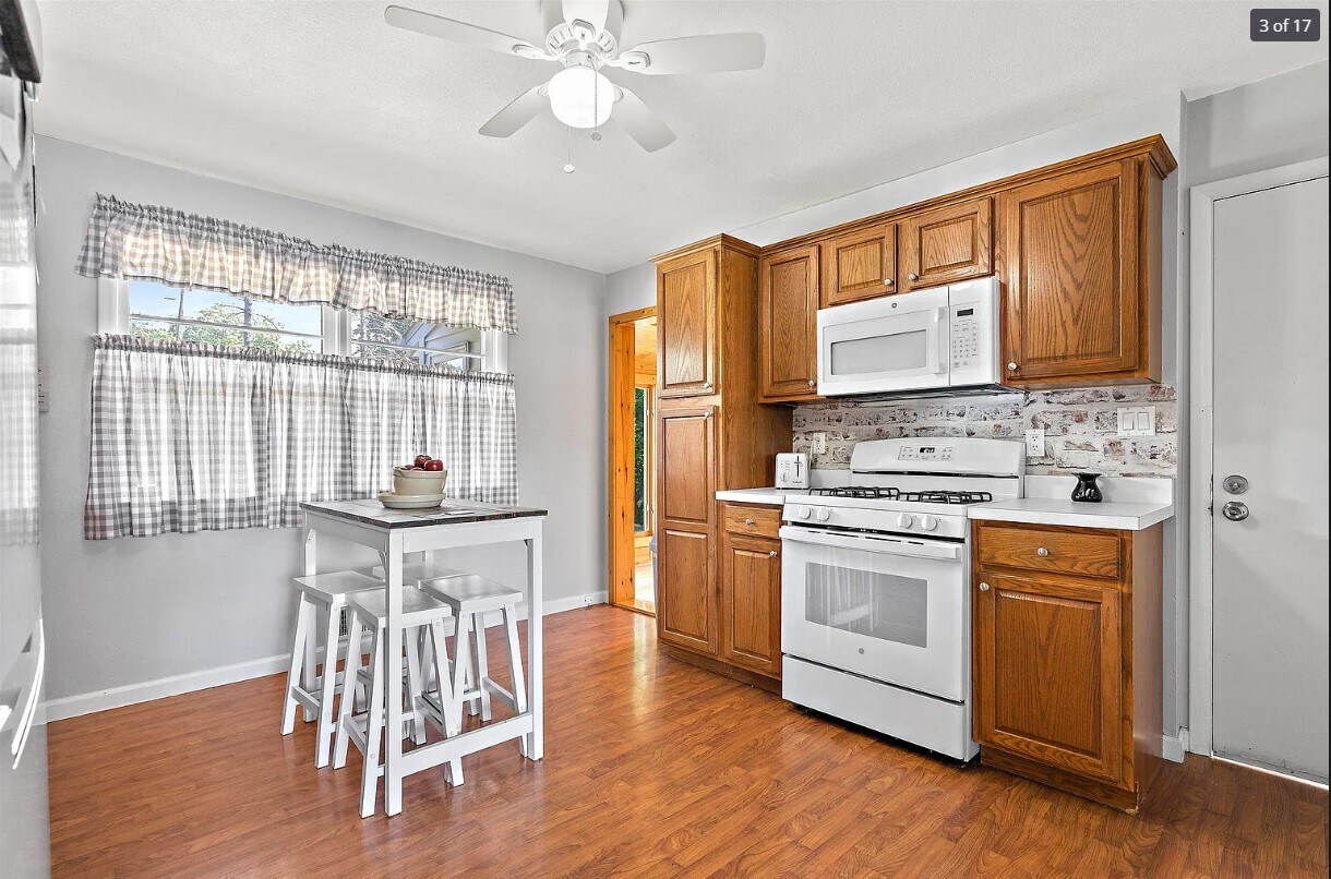 Kitchen - 2435 Devonshire Dr