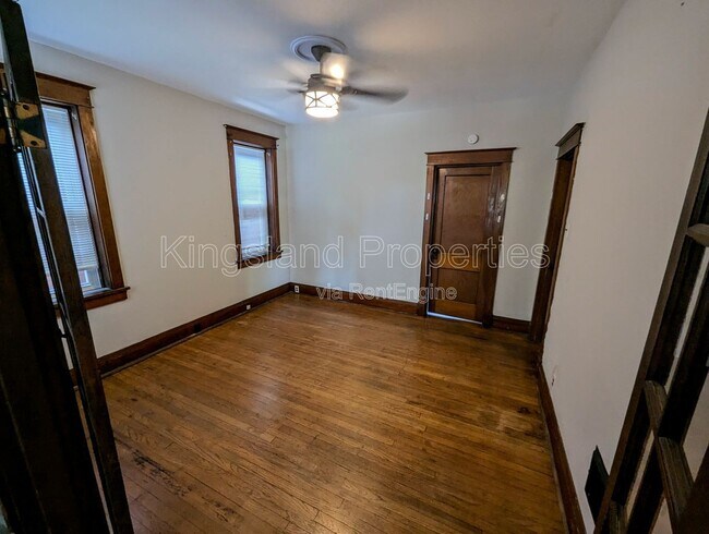 Building Photo - 4725 Ray Ave