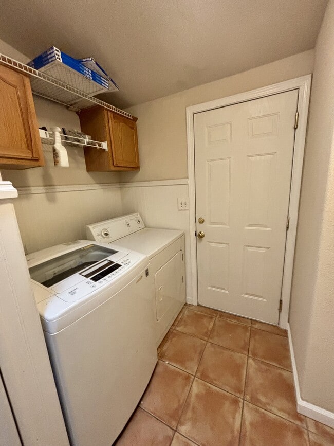 Building Photo - 10389 N Ponderosa Way