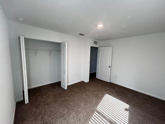 Building Photo - 3/2 Townhome in Bay Pointe! HALF OFF RENT ...