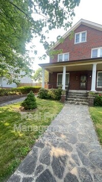 Building Photo - 1241 Monroe St NE