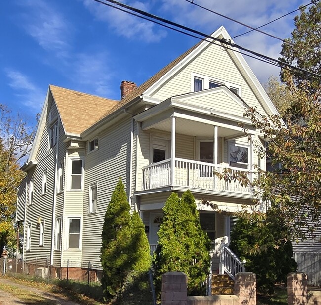 Building Photo - 47 Dickerman St