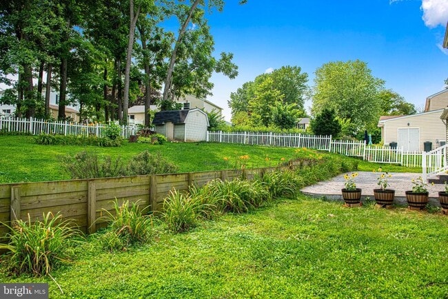 Building Photo - 703 E Broadway