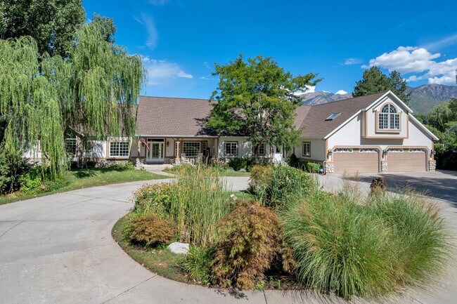 Primary Photo - Immaculate Home for rent in gated cul-de-sac!