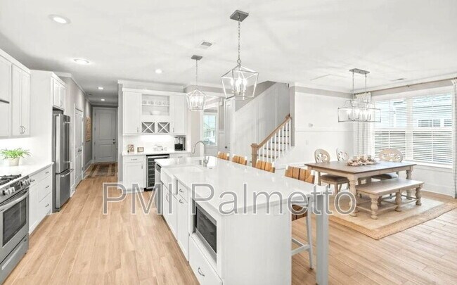 Building Photo - 2322 High Blf Lp