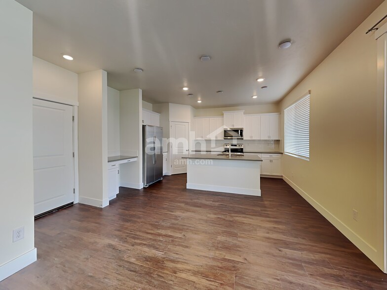 Building Photo - 8015 Katriel Ct SW