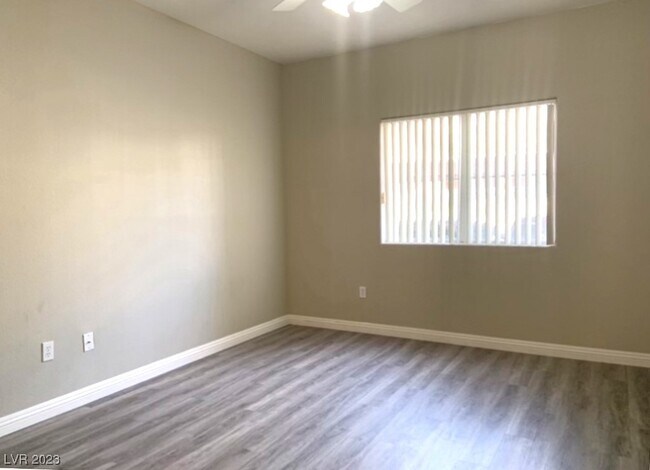 Building Photo - 352 Pine Haven St