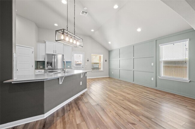 Building Photo - 10225 Bankhead Dr