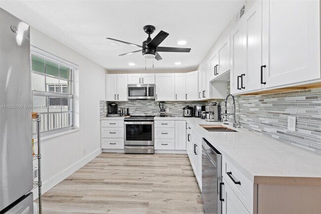 Building Photo - 802 Cypress Grove Ln