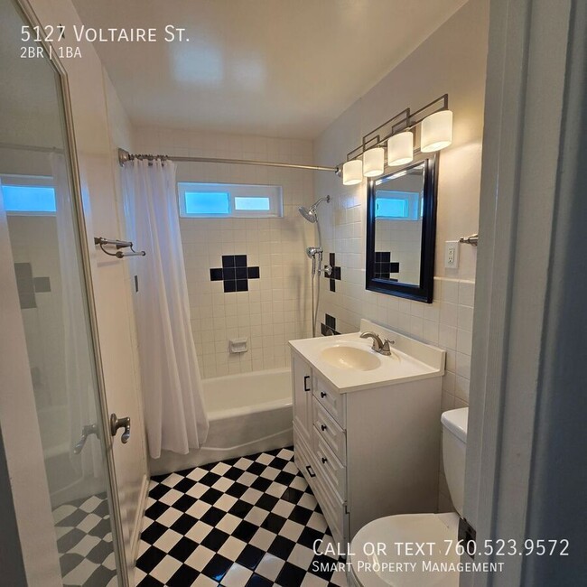 Building Photo - 5127 Voltaire St