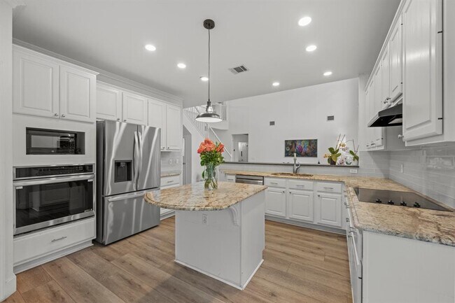 Building Photo - 12329 Pleasant Hill Ct