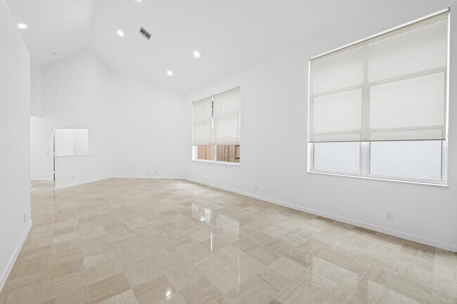 Building Photo - 2480 NW 66th Dr