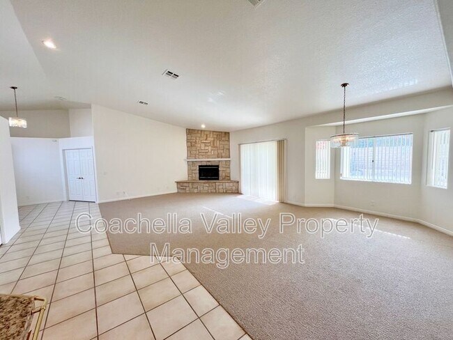 Building Photo - 78855 Aurora Way