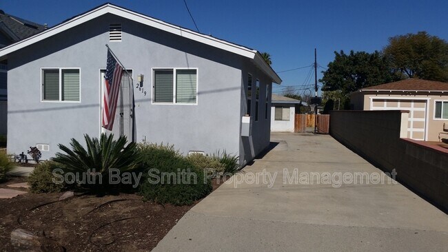 Building Photo - 2619 Mathews Ave