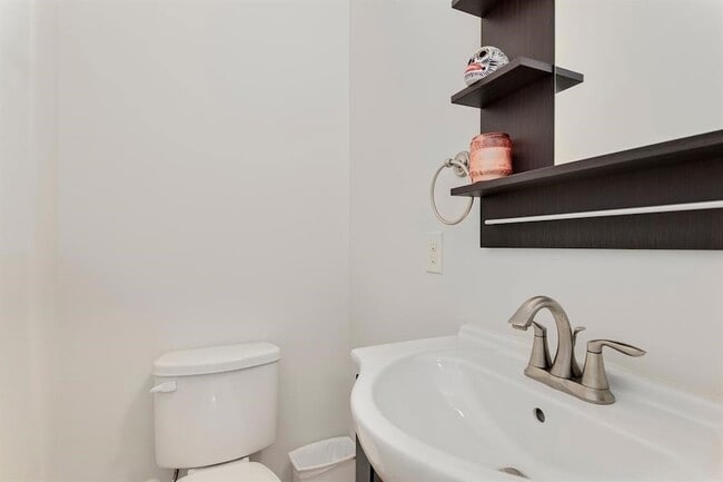 Building Photo - 1841 Radcliffe St