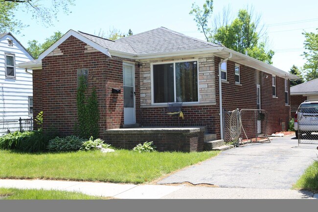 Building Photo - 8688 Packard Ave