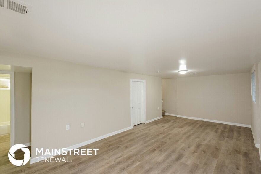 Building Photo - 2644 E 97th Ave