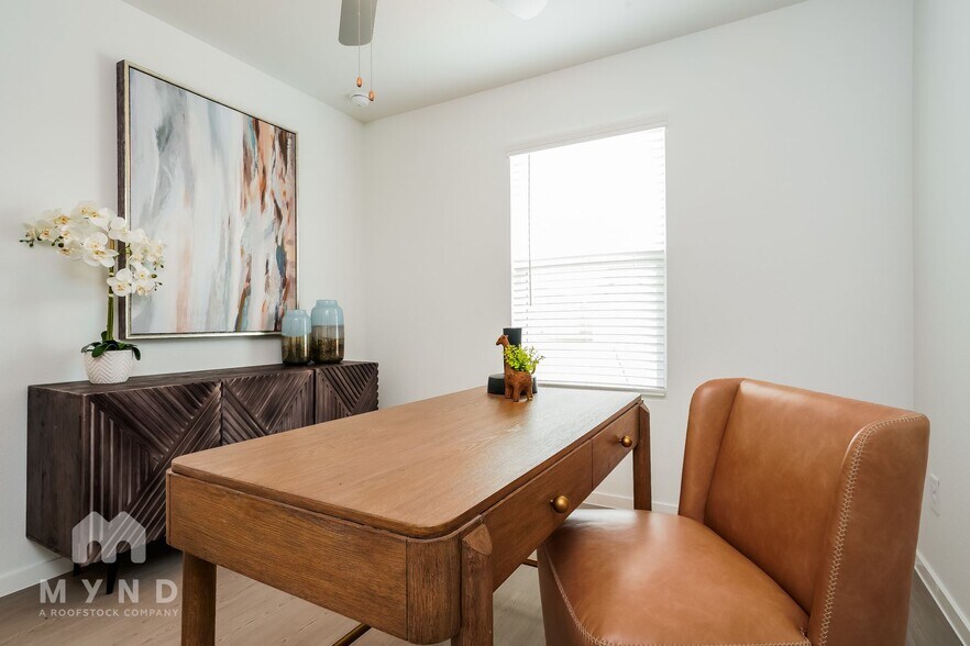 Building Photo - 2732 Ctr Crk Ln