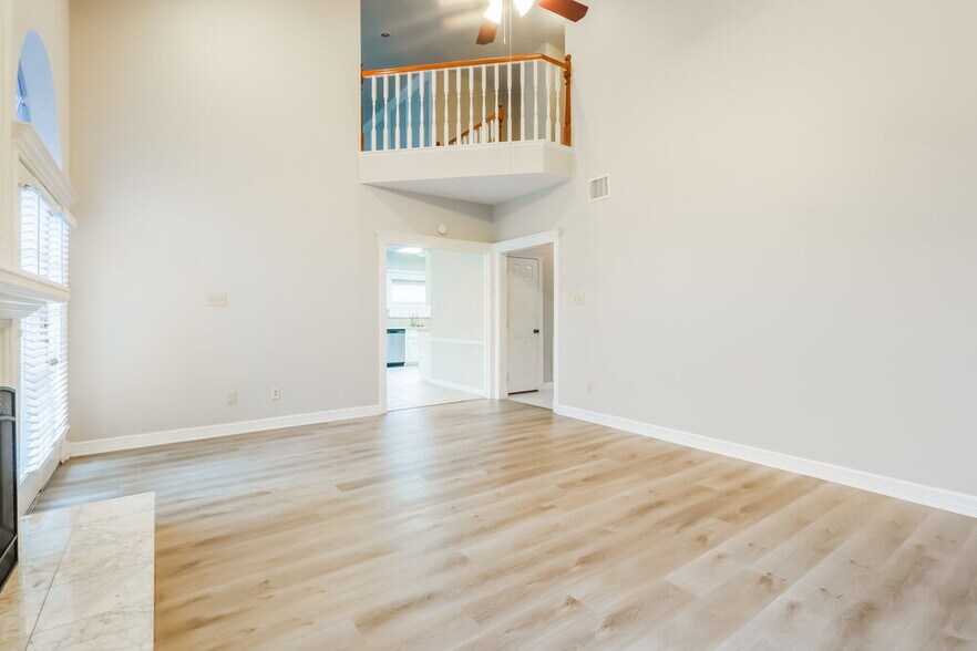 Building Photo - 3407 El James Dr