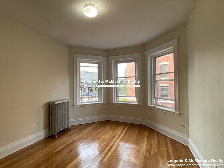 Building Photo - 15 Walbridge St
