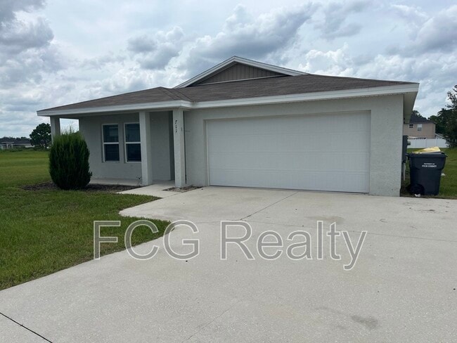Building Photo - 711 Gila Dr