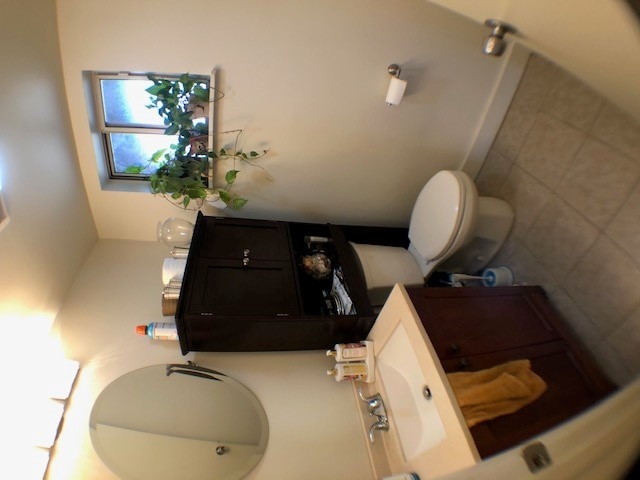 Building Photo - 2343 Sherbrook St