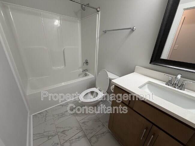 Building Photo - 14872 Demarie Ln
