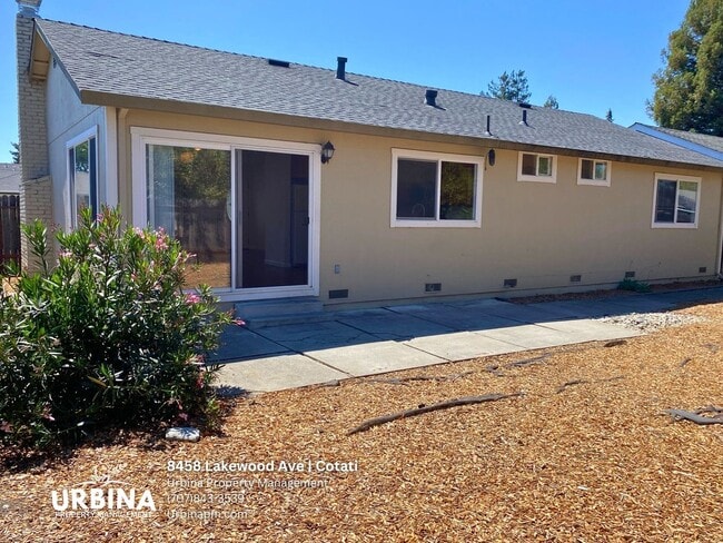 Building Photo - Spacious 4 Bedroom Home in Cotati Near SMART Train - Cosigners Welcome!